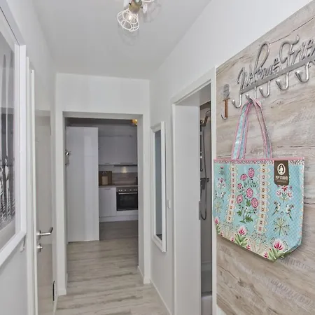 Mit Balkon, Kamin Und Sauna - Ferienresidenz Zwei Bodden 2-9 Lietzow